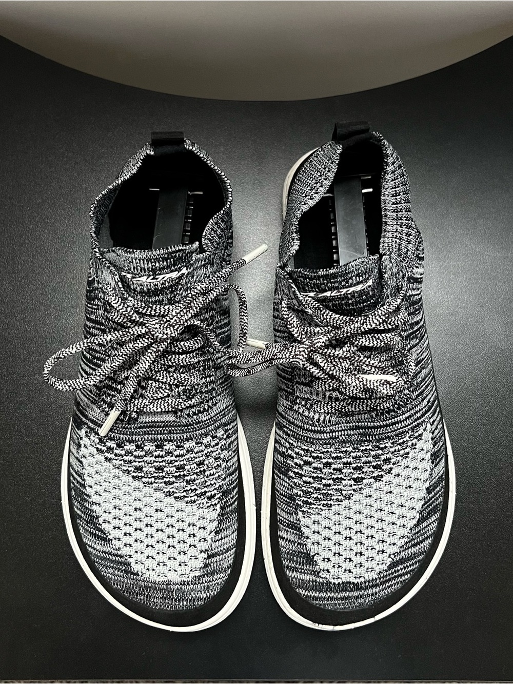 Altra Vali Casual Zero Drop Knit Sneakers - Black & Grey - Picture 4 of 7